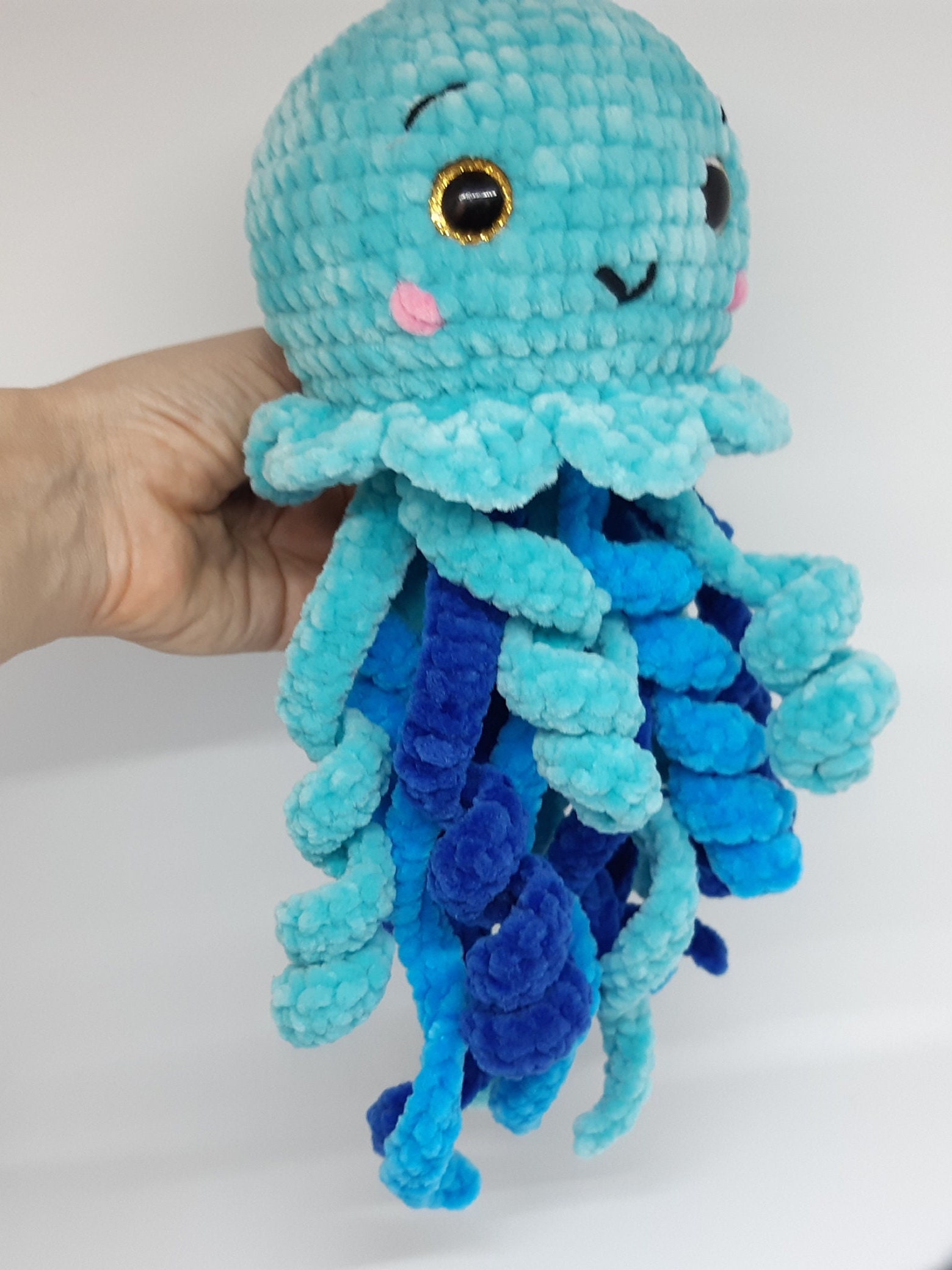 かぎ針編みのクラゲのぬいぐるみパターン：あみぐるみの海のおもちゃ