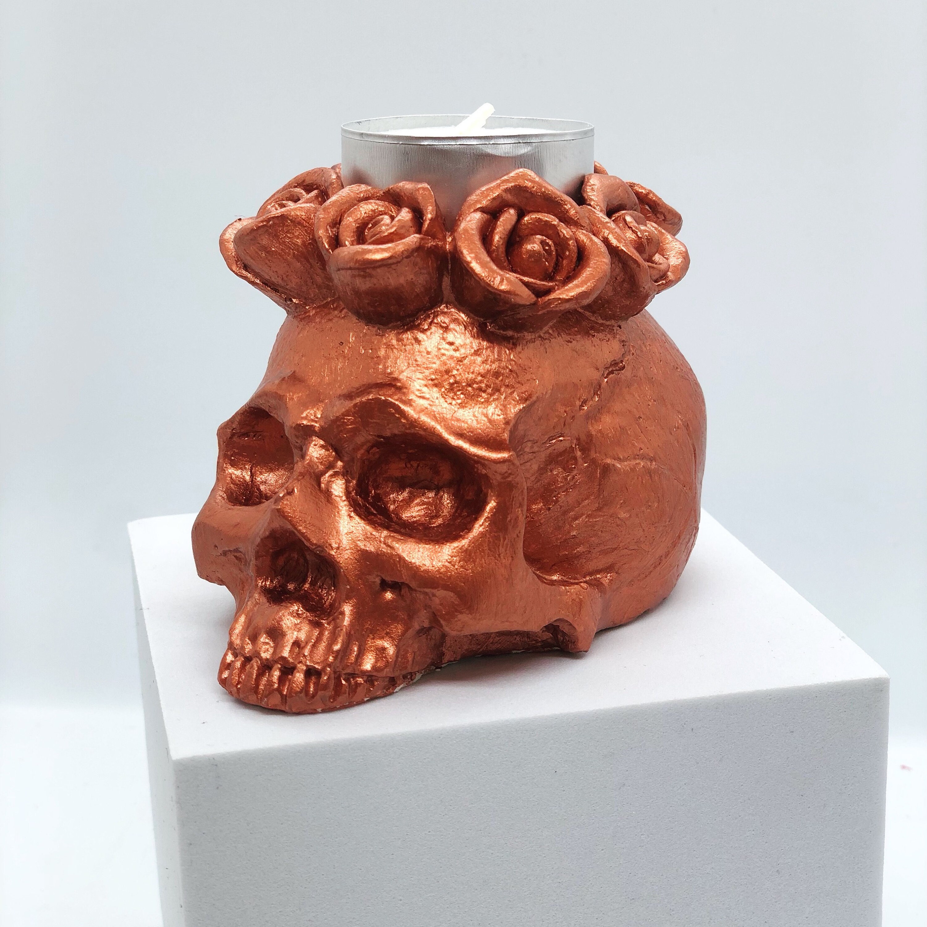 Bougeoir Crane, Bougeoir Old School, Photophore Crâne, Crane avec Roses, Béton, Béton,