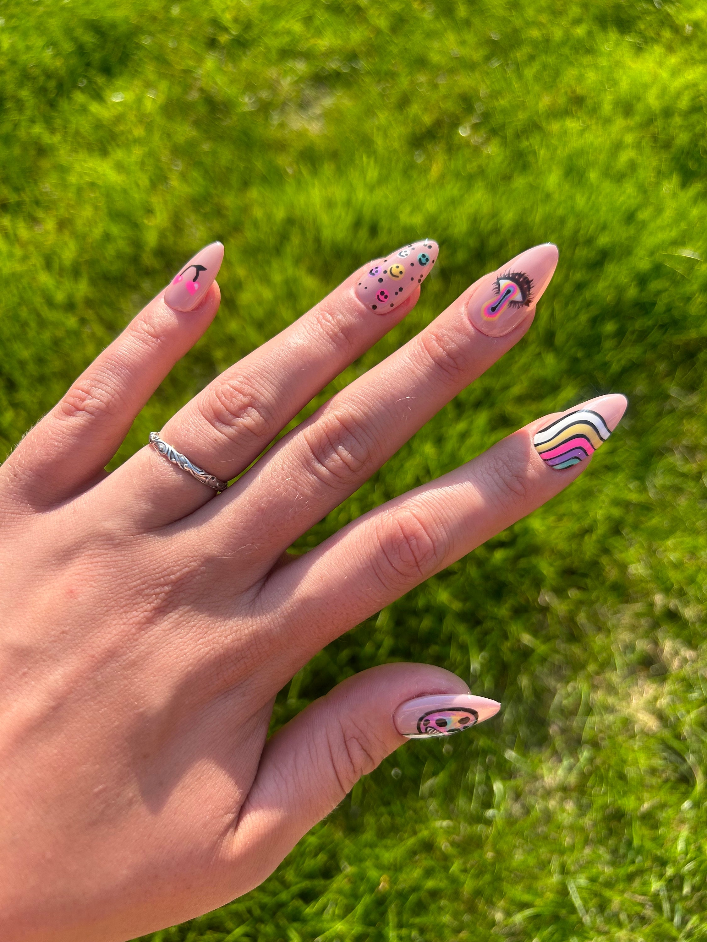 mfsix nail＊お値下げ不可ネイルパーツセット 多色 さまざまな形 Trippy Mix N Match – Almond | Full Set 20PCS | Colourful