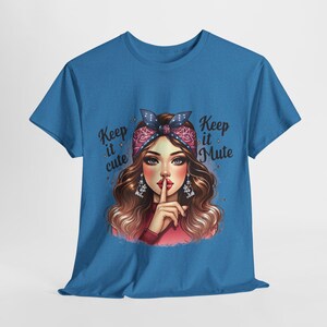 Keep it Cute, Keep it Mute Unisex T-shirt i kraftig bomull, avslappnad grafisk T-shirt, present till henne, vardagskläder, rolig statement-tröja