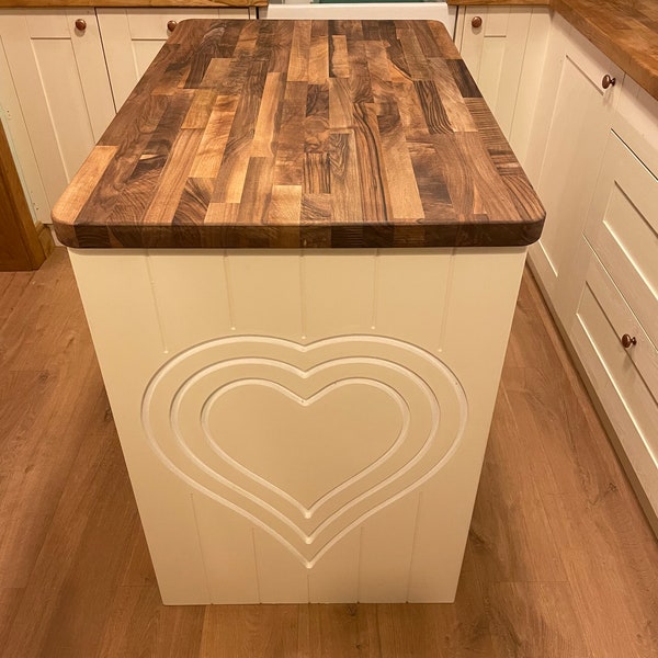 Kitchen island breakfast bar