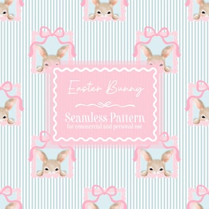 Può includere: Motivo pasquale senza cuciture con coniglietti in cornici rosa e fiocchi, su sfondo a righe azzurre e bianche. Il design include il testo "Easter Bunny" e "Seamless Pattern" all'interno di una cornice rosa.