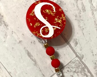 Anfängliche Namensabzeichenrolle, Rot mit Goldflocken, personalisierte Abzeichenrolle, ID-Abzeichen, Wertschätzung für Mitarbeiter im Gesundheitswesen