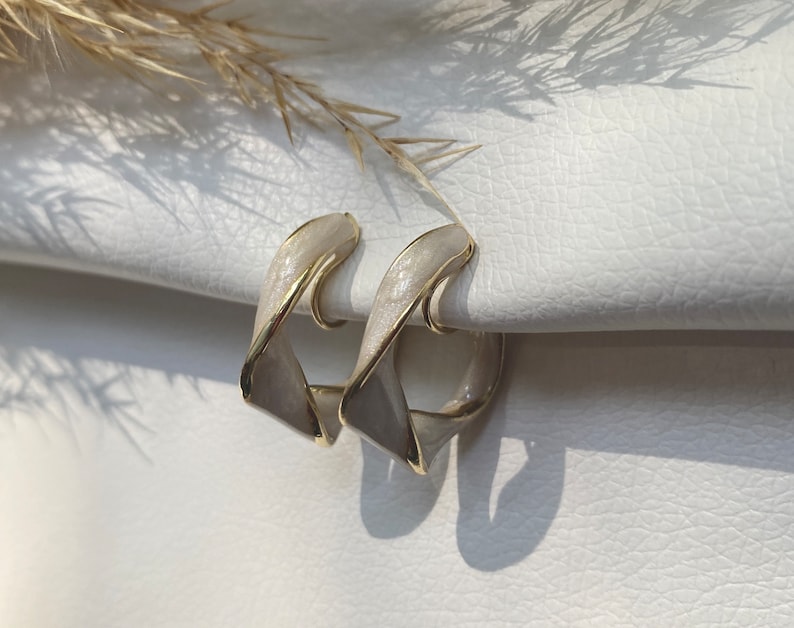 Ohrclips weiß aus Kunststoff und Metal, Ohrringe für ohne Ohrringe-Loch, elegant undgefertigt, schlicht 35 Bild 4