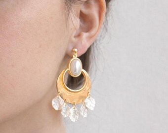 White & Goldcolor Clip On Earrings, Elegant Plastic Discs #027