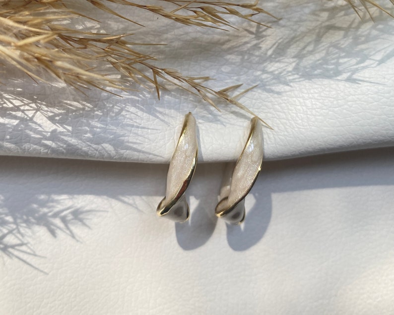 Ohrclips weiß aus Kunststoff und Metal, Ohrringe für ohne Ohrringe-Loch, elegant undgefertigt, schlicht 35 Bild 5