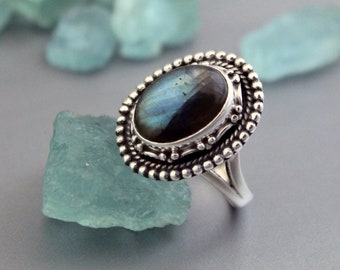 Natural Labradorite Ring, Gemstone Ring, Rings for Women, February Birthstone Jewelry, Unique jewelry, Vintage jewelry, Boho jewelry