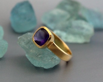 Ring natuurlijke amethist, 14K gouden ring, ring paarse amethist, geboortesteen februari, geboortesteen sieraden, edelsteen verlovingsring, unieke solitaire ring
