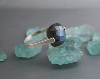 Labradorite Ring, Zodiac Ring for Women, Handmade Jewelry, Sterling Silver, Unique wedding band, Dainty  Boho  Statement Natural  Organic