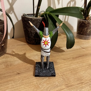 Dark Souls Figure, Solaire of Astora Statue, Video Games Gift, Video Games Statue, Game Room Decor, Dark Souls Gift, High Quality Statue 6&#39;