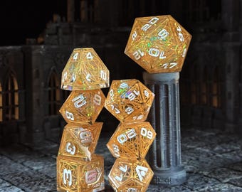 Elysian Cathedral-dobbelsteen – 7-delige harsdobbelsteen met scherpe randen – geïnspireerd op gotisch gebrandschilderd glas