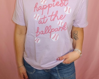 Camiseta "El más feliz en el estadio" - Camiseta informal para la temporada de béisbol
