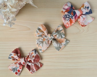 Pin-A-Wheel Bow (contemporary floral) - handmade baby bow, hair clip, baby headband, hair accessory, girl bow, linen bow, floral, pinwheel