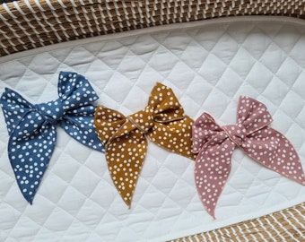Pirouette Bow (polka dots) - handmade bow, hair clip, hair accessory, girl bow, girls hair bow, linen bow, polka dots