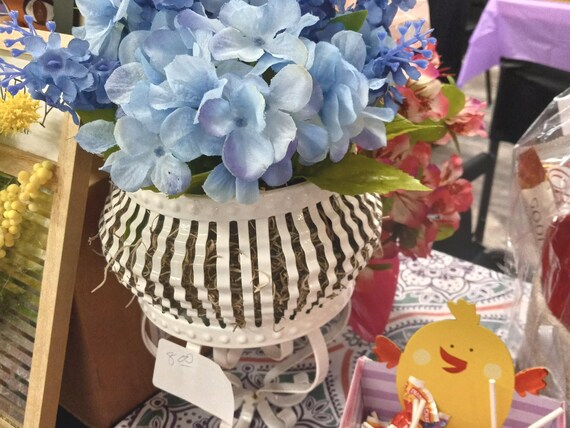 Wall planter with faux arrangement