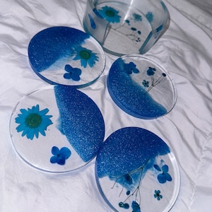 Set of 4 Flower Coasters with Holder , Set of 4 Coasters , Colored Flower Coaster, Dried Flower Coaster.