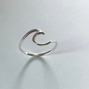 Anillo de plata de ley con ondas pulidas, anillo de promesa de olas, anillo de surfista de plata, anillo de océano de plata, anillo de olas de plata, anillo de promesa de amor