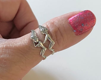 Sterling Silver Lovers Hug Ring: Unisex Couple Jewelry