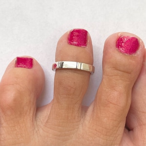 Sterling Silver Bamboo Toe Ring - Adjustable Midi Band