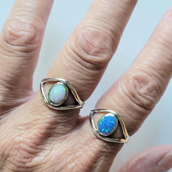2025 Anello di forma ovale in argento sterling S925 con opale