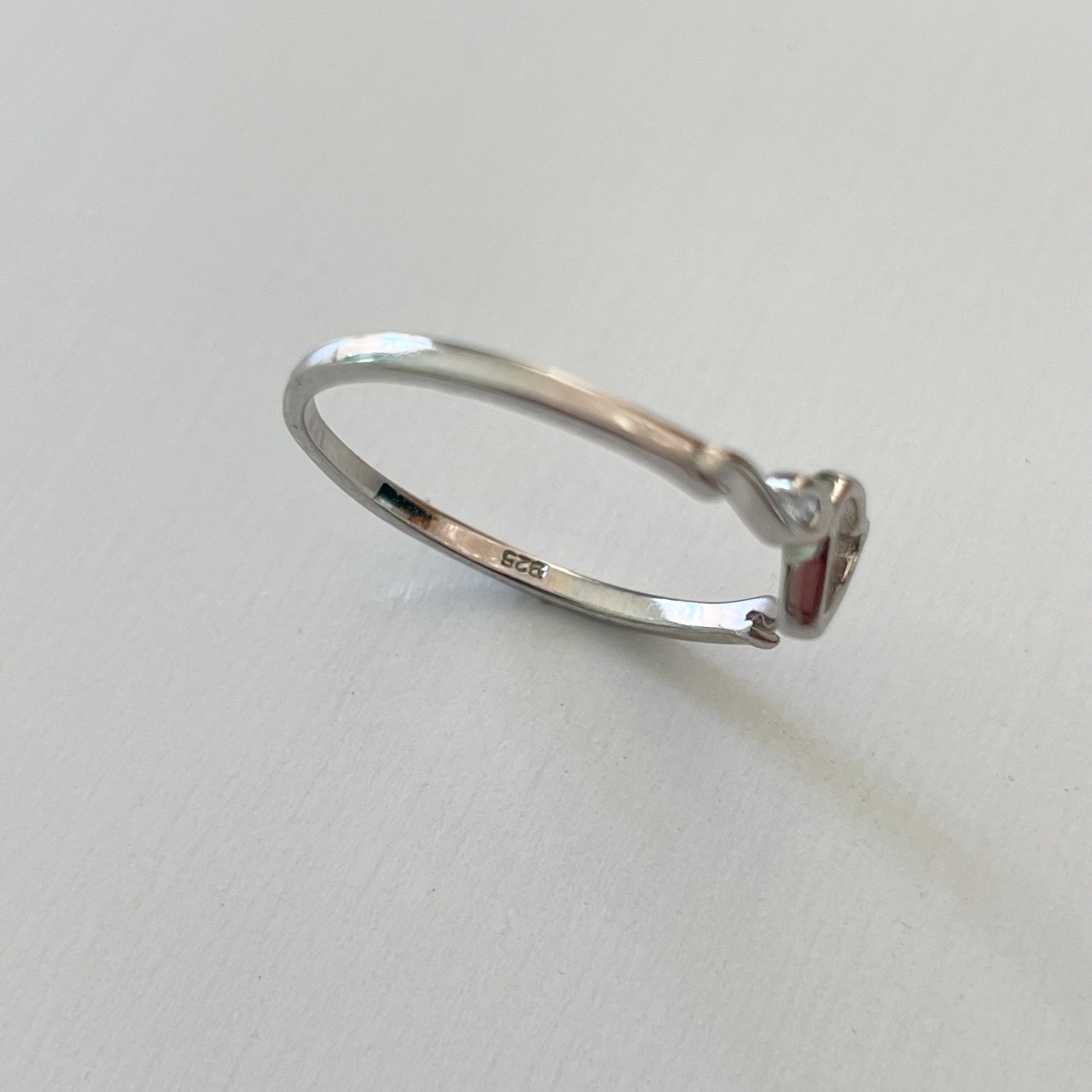 指輪・リング ME Heart Ring Amazon.com: Saris and Things 925 Sterling Silver Heart Ring