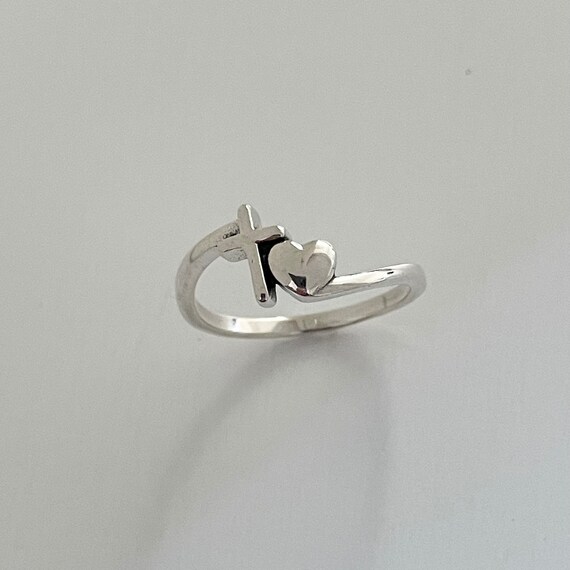 Cross 2024 heart ring