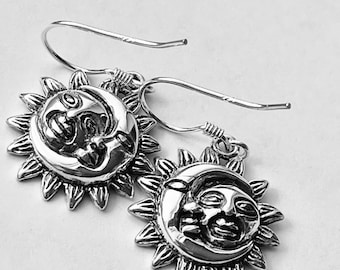 Collana Mistica in Argento Sterling con Nodo delle Streghe e Pendente Triplo Sole e Luna