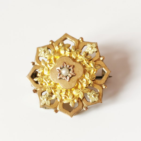Antique Français Broche des années 1900-10 artisanale fait main en cuivre plaqué or avec perle synthétique France
