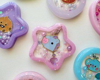 Llavero con forma de agitador de agua de resina con personajes kawaii, accesorio para teléfono