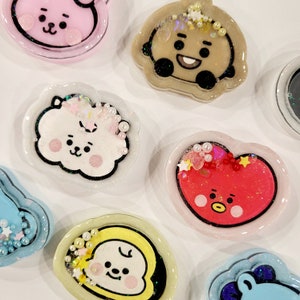 Kawaii KPop Handmade Resin Shaker Charm badge reel keychain phone grip