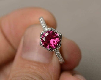 1.10 CT Round Cut Ruby & Diamond Solitaire Anello di fidanzamento Anello nuziale Simulato Diamante 14kt Bianco Oro Finish Ring per donna