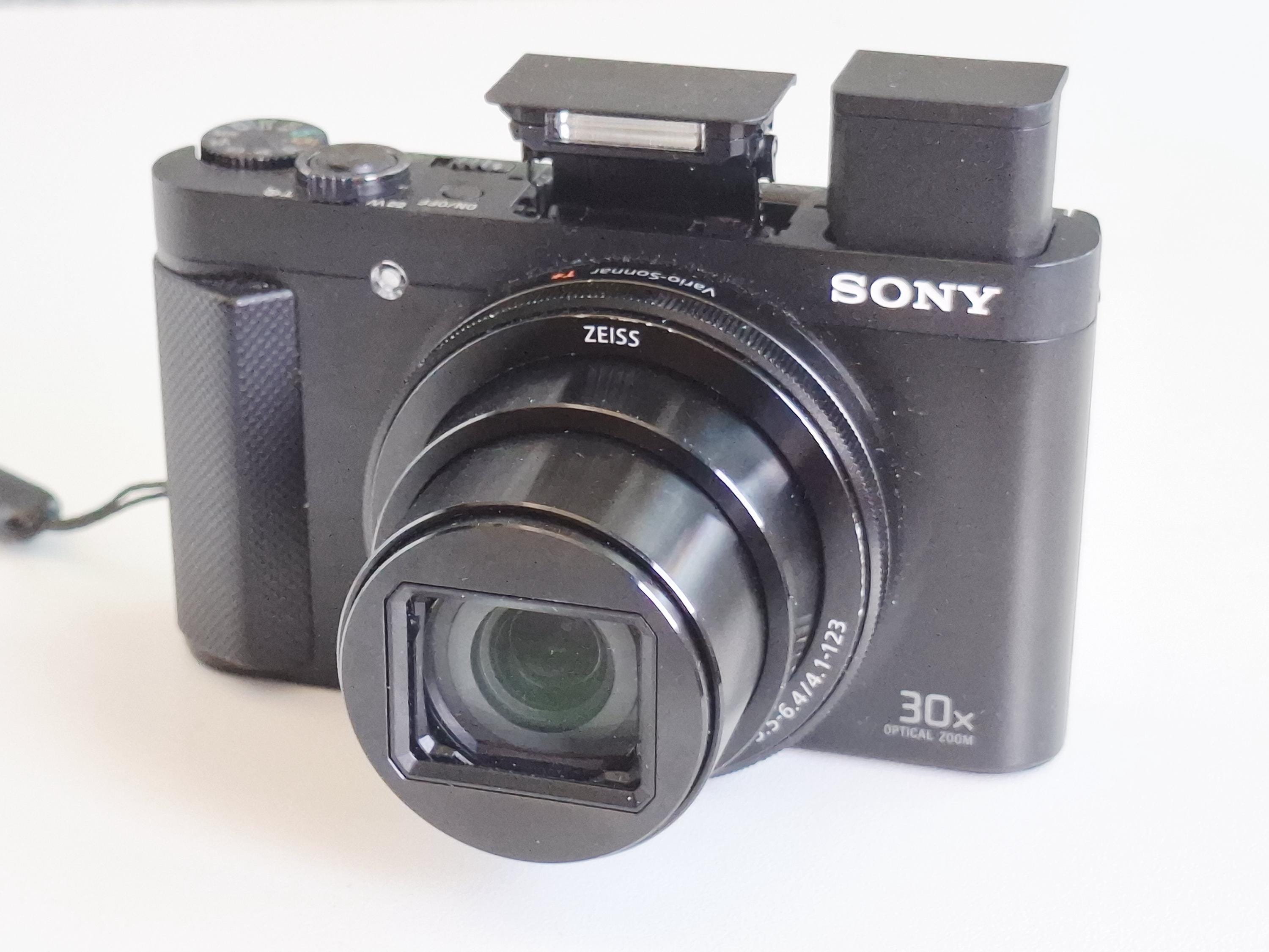 Sony Cyber-shot HX90 18.2MP, High Zoom, 30x Optical Zoom Lens