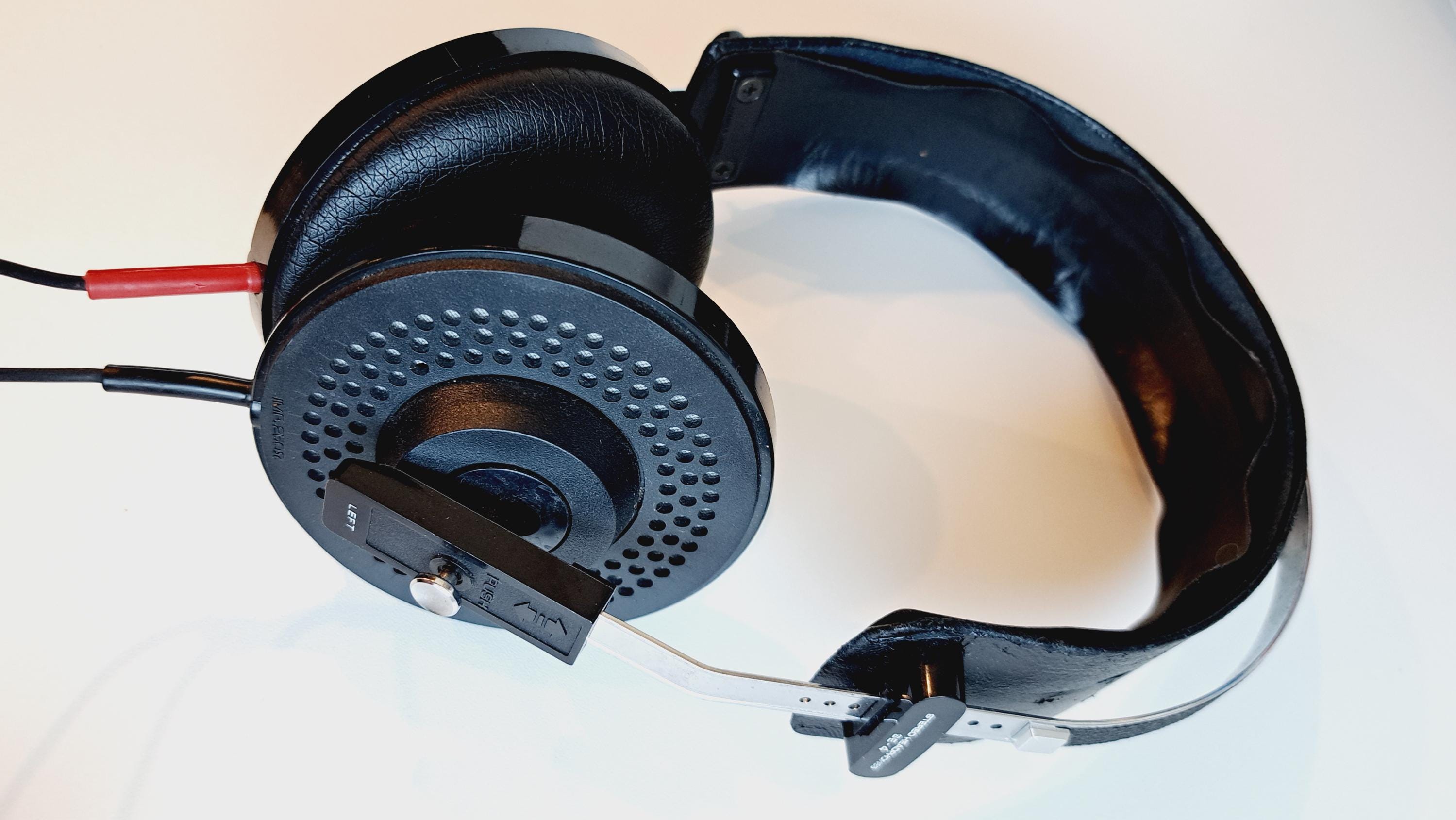 ビンテージステレオヘッドホン Pioneer SE-4 80年代製、動作確認済み