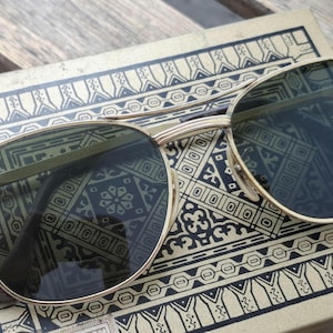 Vintage original B&L Ray Ban Signet Gold Frame Sunglasses