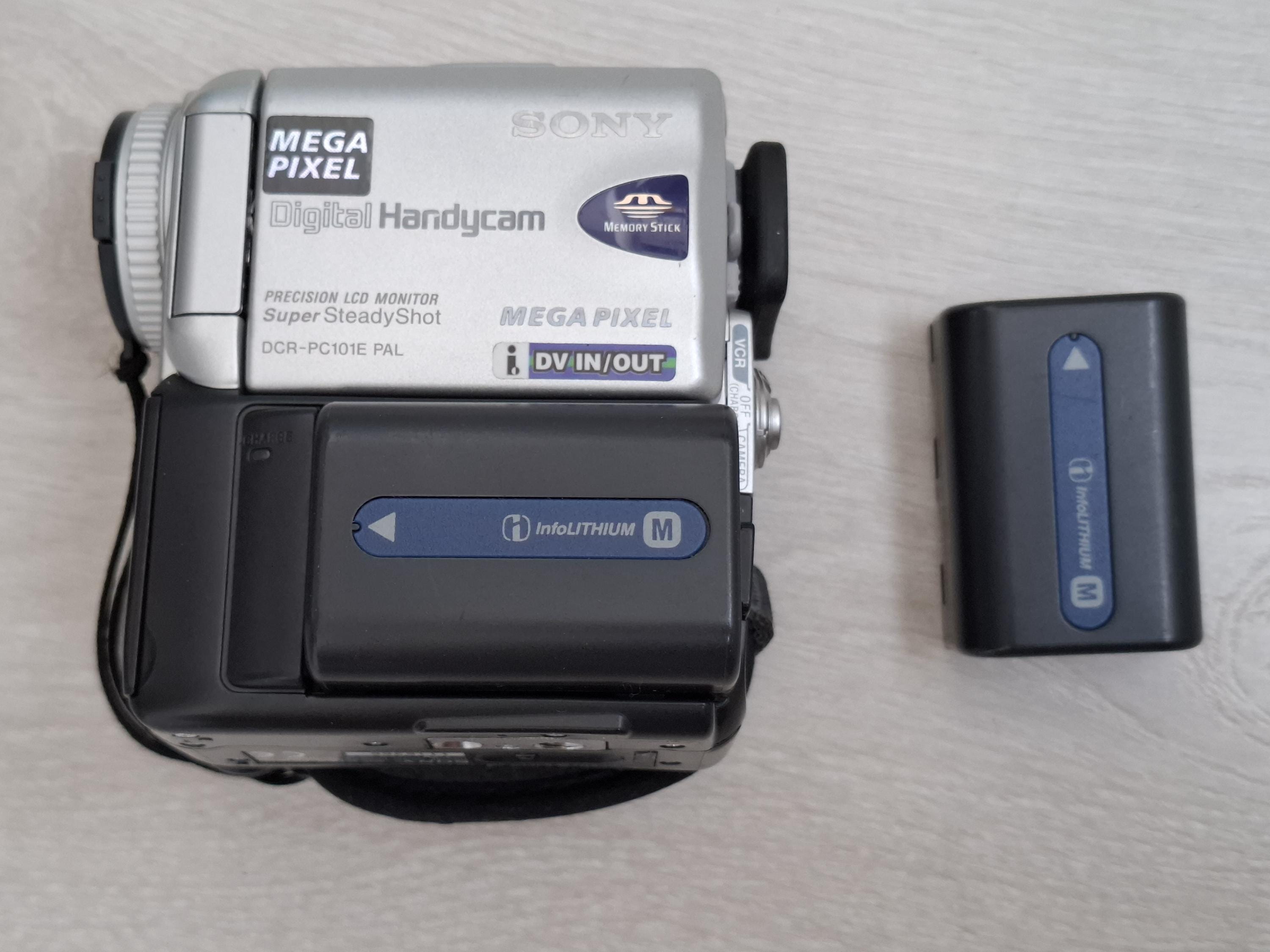 Vintage Sony DCR-PC101 Minidv Memory Stick Digital Video