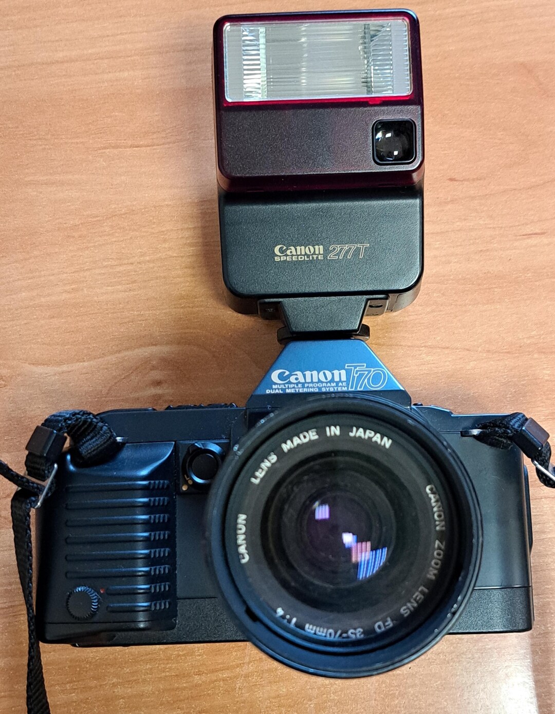 Appareil Photo Canon T70 35mm Avec Objectif FD 50mm F/1.8 – Révisé, Fonctionnel