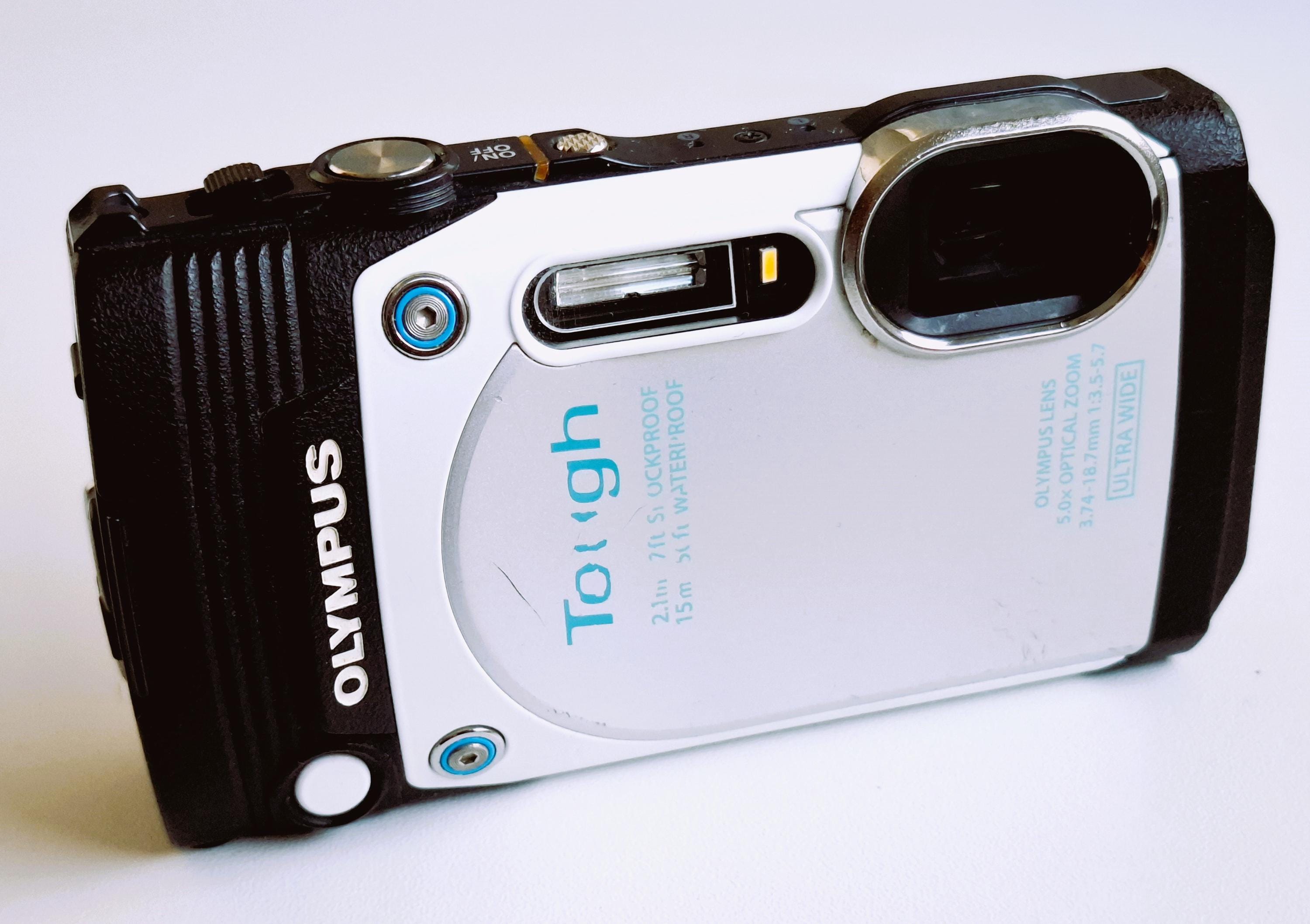 OLYMPUS μ 【mju:】PANORAMA、専用ケース付き オリンパス 【中古】OLYMPUS μ[mju:] ZOOM PANORAMA コンパクト