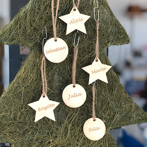 Weihnachtsbaum Anhänger personalisiert Set 6Stk. Weihnachten Geschenk Deko mit Wunsch Name aus Holz Hochzeit Servietten Bild 1