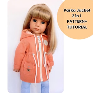 Op de afbeelding: Een pop draagt een perzikkleurige parka-jas met een witte rits en trekkoorddetails. De jas heeft een capuchon en twee voorzakken. De tekst "Parka Jacket 2 in 1 PATTERN+ TUTORIAL" staat in een gele cirkel.