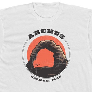 Maglietta Arches National Park per uomo e donna • Maglietta unisex 100% cotone • Bianca • Design retrò