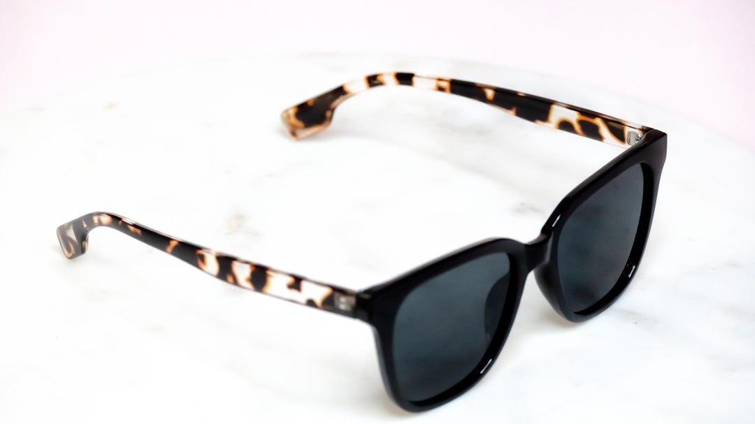 Black Square Leopard Print Frame Sunglasses - Etsy display picture 1