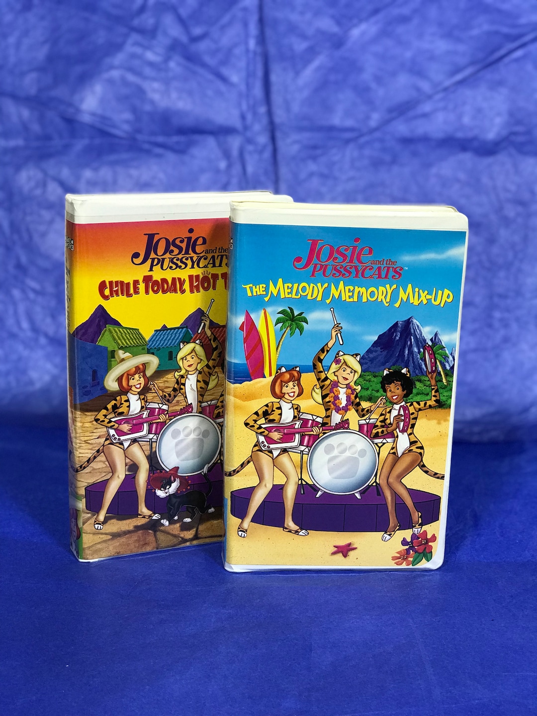 VHS - Set of 2 - Josie and the Pussycats - Warner Brothers - Great