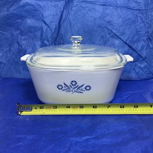Vintage Corning Ware / P-2 1/2-B / 2 1/2 qt / with Lid / Blue Cornflower