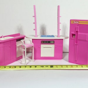 1990 Barbie Pink Kitchen Play Set - Mattel - Vintage