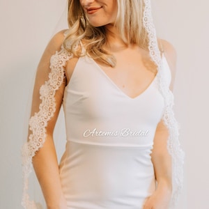 Audrey Veil - Mantilla Veil, Cathedral Veil, Veil With Lace, Mantilla Lace Veil, Catholic Veil, Waltz Veil, Church Veil, Scalloped Edge Veil
