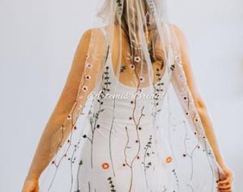 Embroidered Flower Wedding Veil – Colorful Garden, Boho Bridal