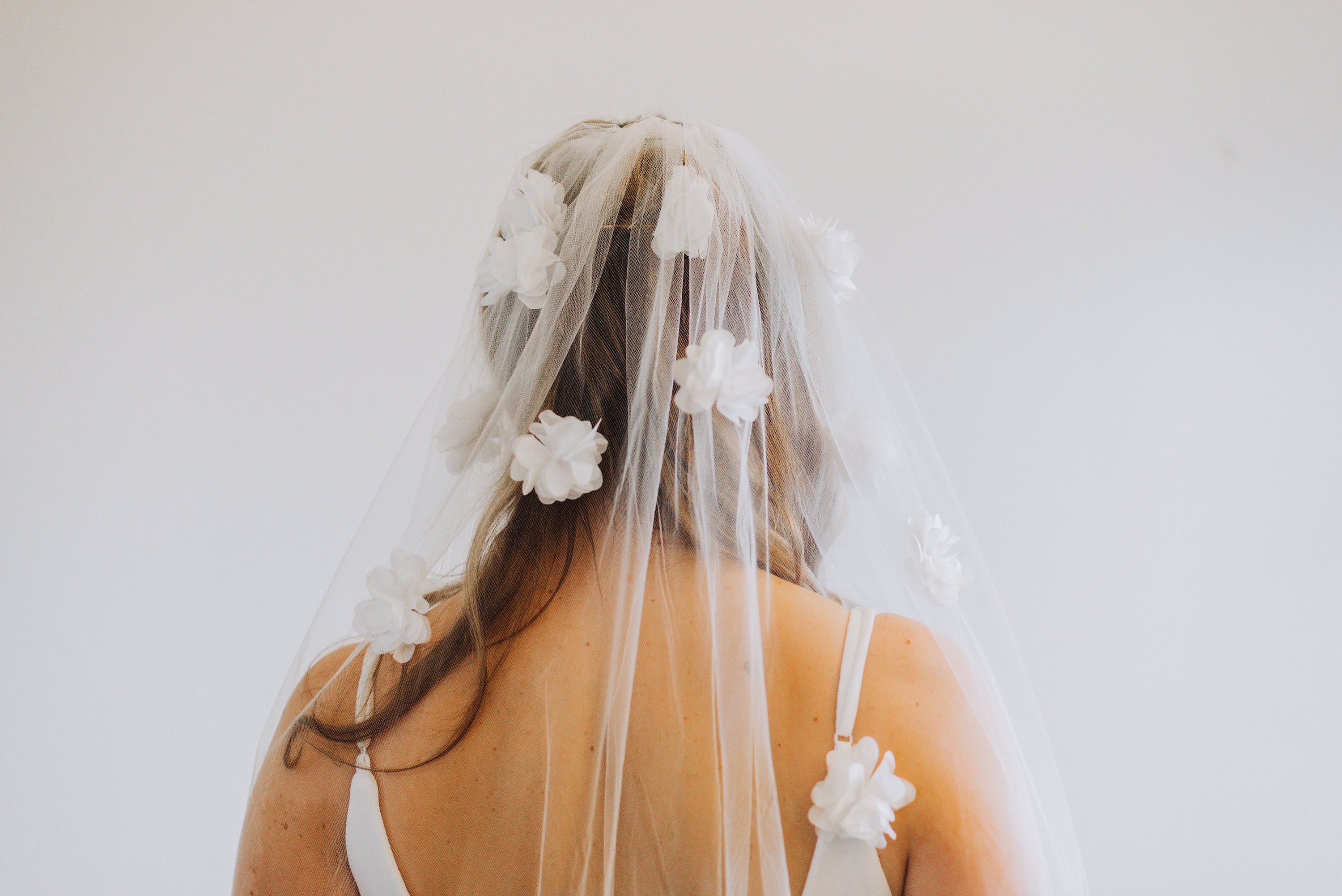 Giselle Cascading 3D Flower Veil Handcrafted Veil - Etsy display picture 3