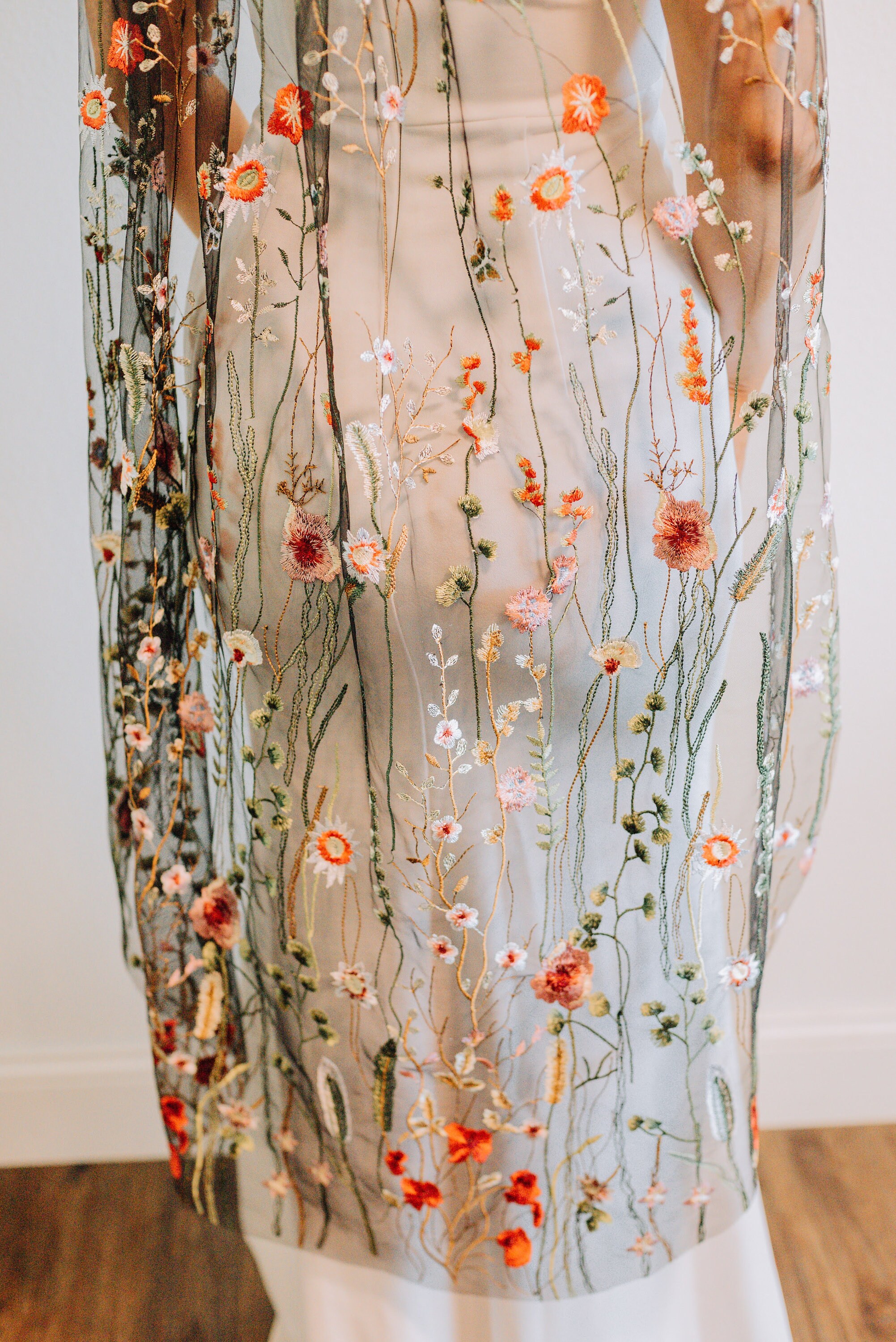 Black Wedding Veil: Embroidered Floral Bridal Veil - Etsy display picture 2