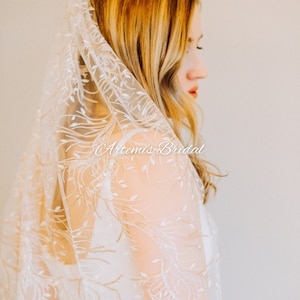 Gold lace wedding veil 2025