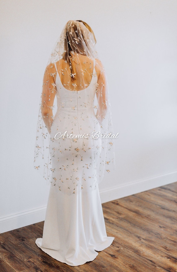 Adeline Veil - Embroidered Rose Wedding Veil, Floral Bridal  display picture 1